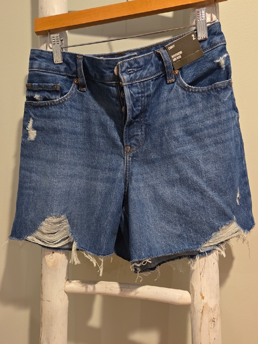 Express Curvy Midrise Distressed Blue Denim Jean Shorts NWT Size 2